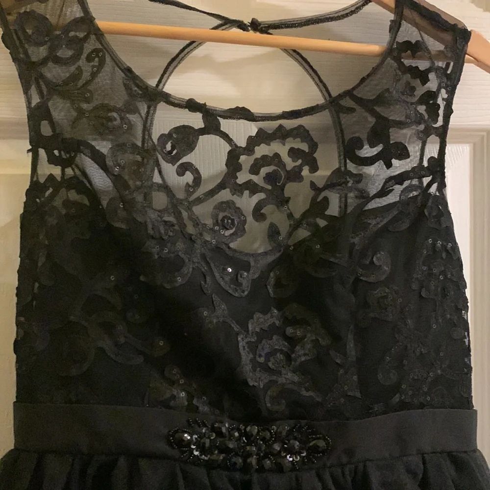 Formal open back dress beaded - Picture 3 of 11